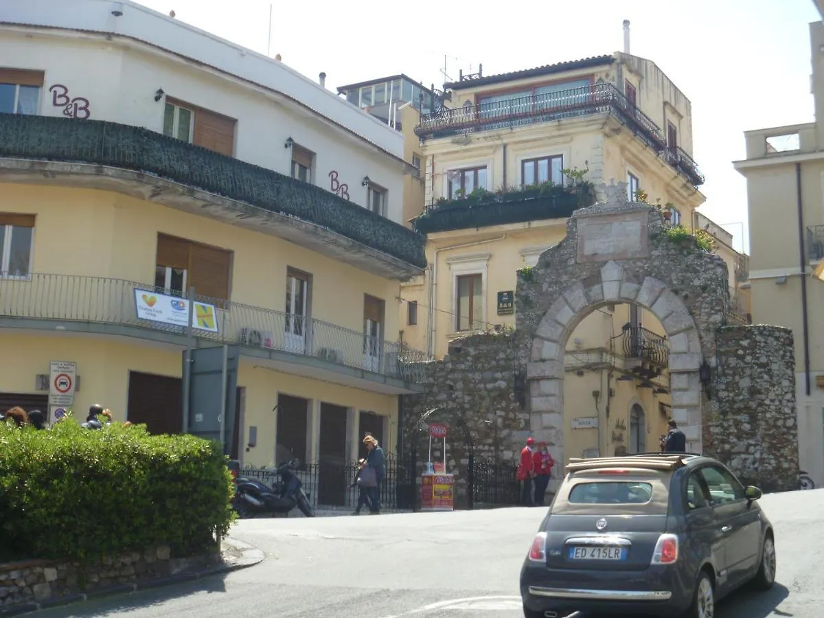 Oda ve Kahvaltı B&B Porta Del Re Taormina
